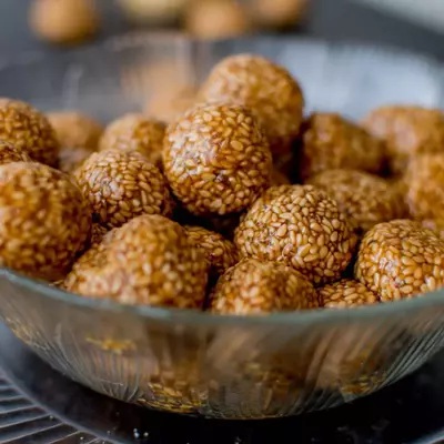Til laddoo ( hard )